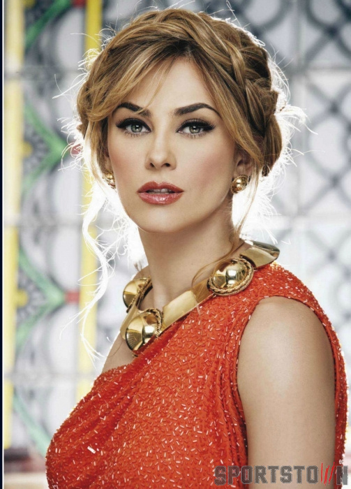 Aracely Arambula_9